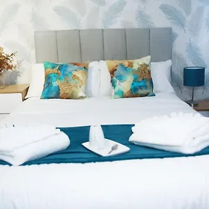 Superb Stonewall Terrace Holiday home London